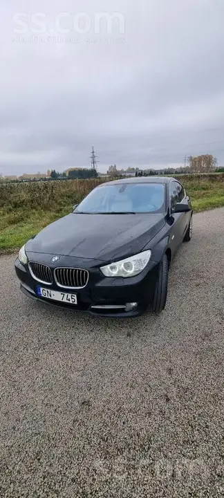 BMW 530 2010 photo 2