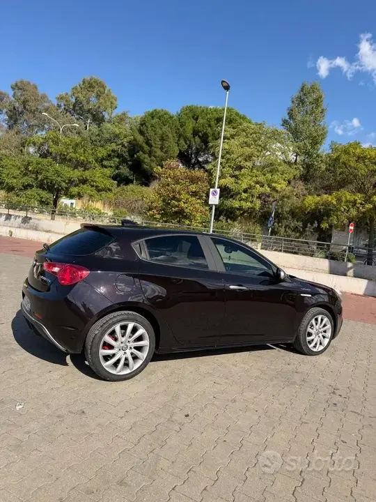 Alfa Romeo Giulietta 2012 photo 4
