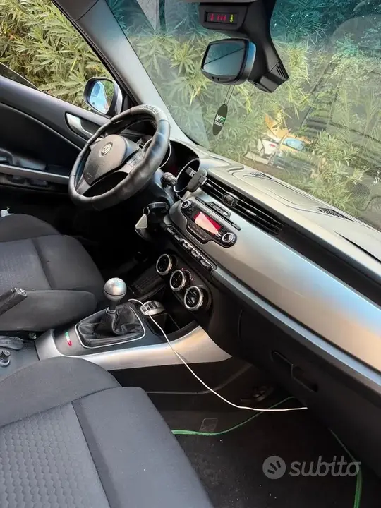 Alfa Romeo Giulietta 2012 photo 5
