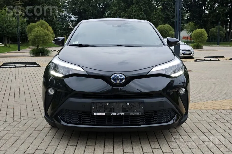 Toyota C-Hr 2022 photo 2