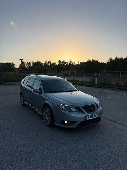 Saab 9-3 2010 photo 3