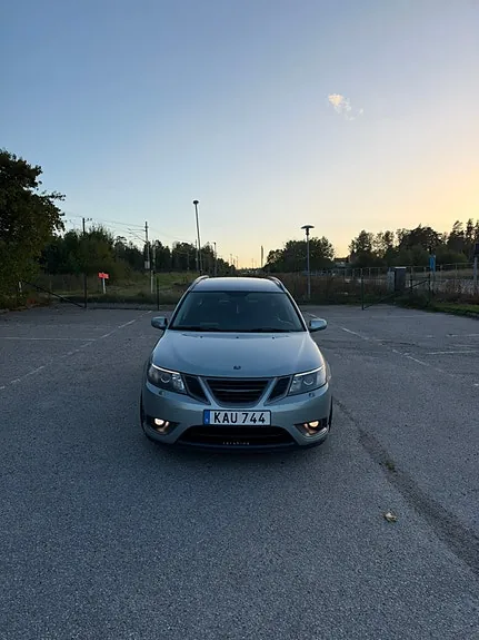Saab 9-3 2010 photo 2