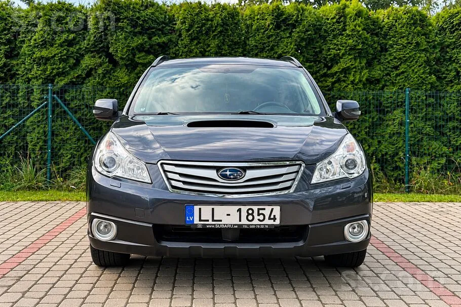 Subaru Legacy 2010 photo 2