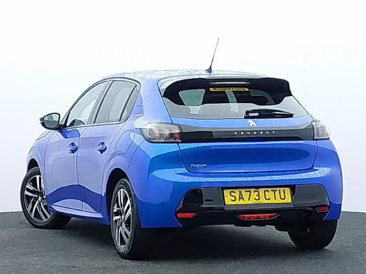 Peugeot 208 2023 photo 2