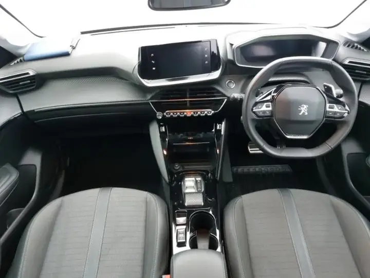 Peugeot 208 2023 photo 3