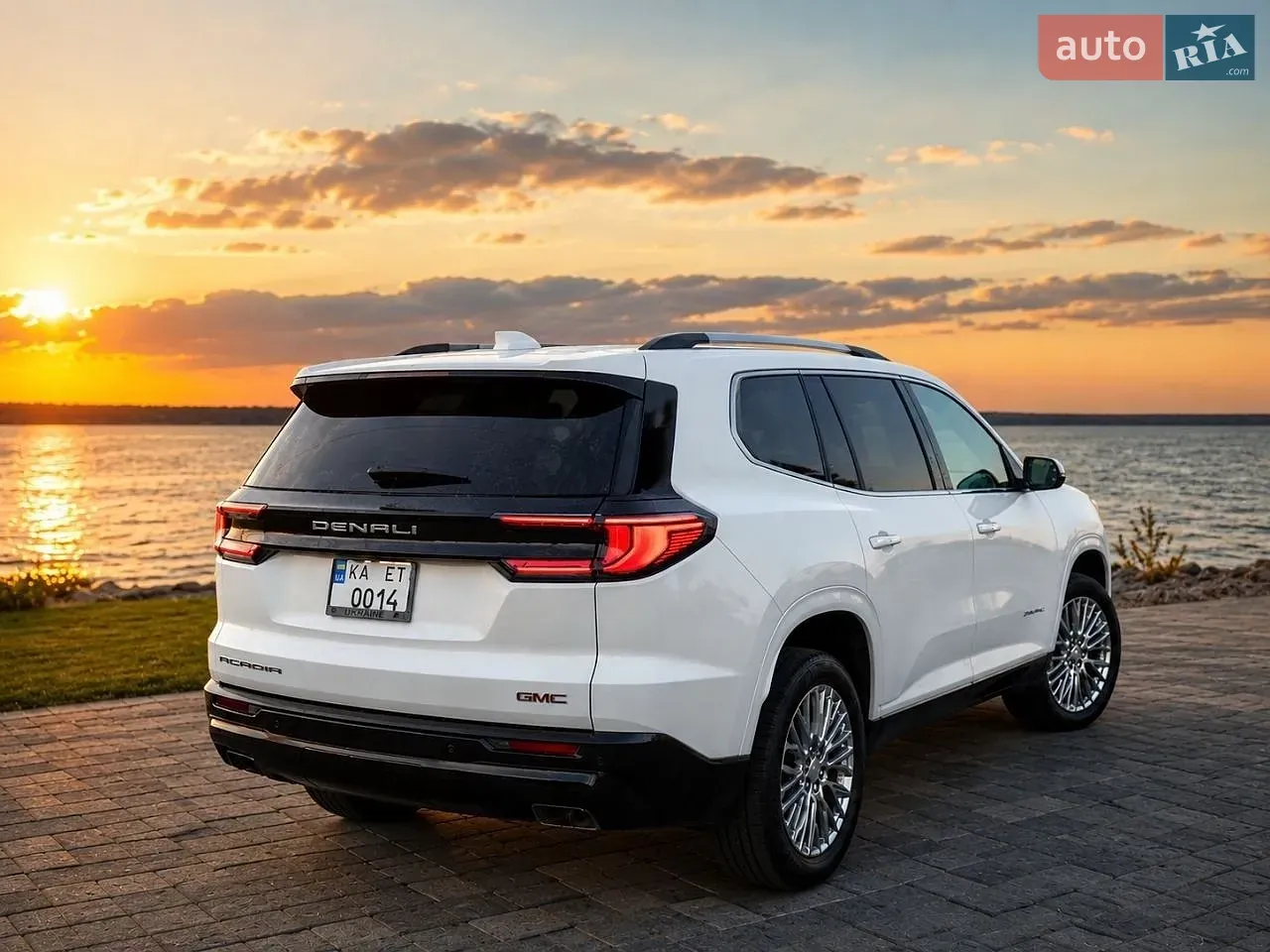 GMC Acadia 2025 photo 3