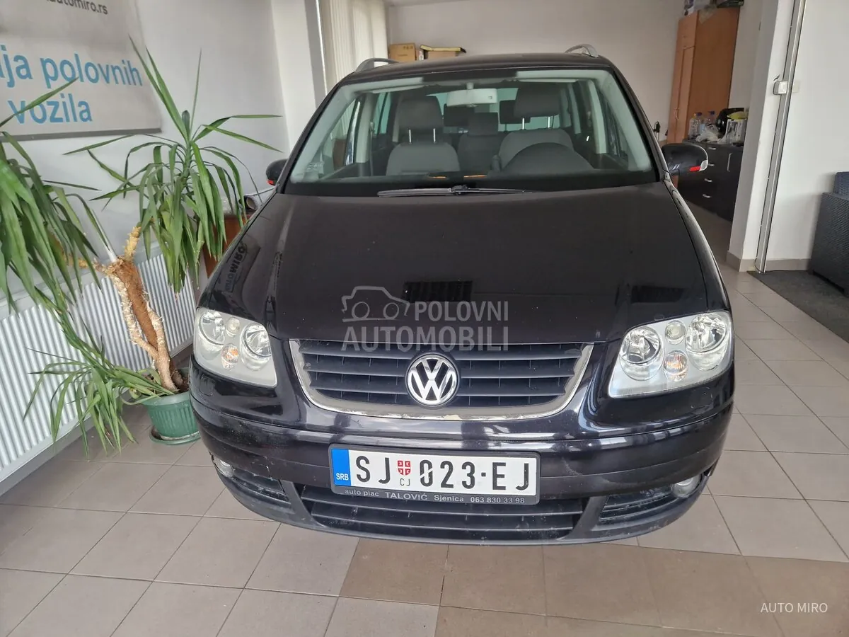 Volkswagen Touran 2004 photo 4