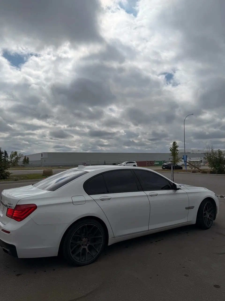 BMW 750I 2011 photo 4