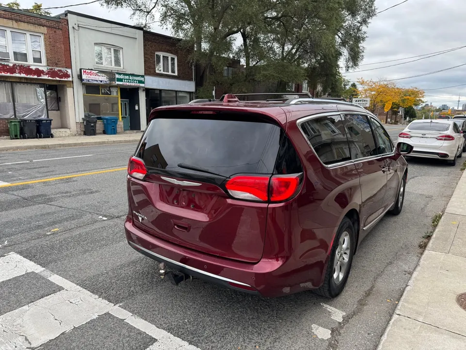 Chrysler Pacifica 2017 photo 4