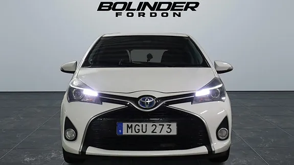 Toyota Yaris 2017 photo 2
