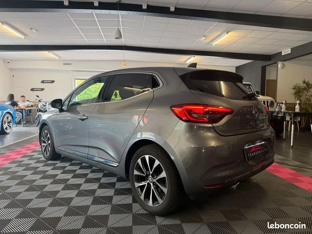 Renault Clio 2023 photo 3