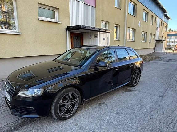 Audi A4 2010 photo 3