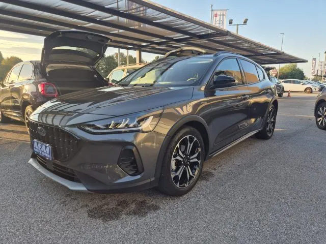 Ford Focus 2023 photo 3