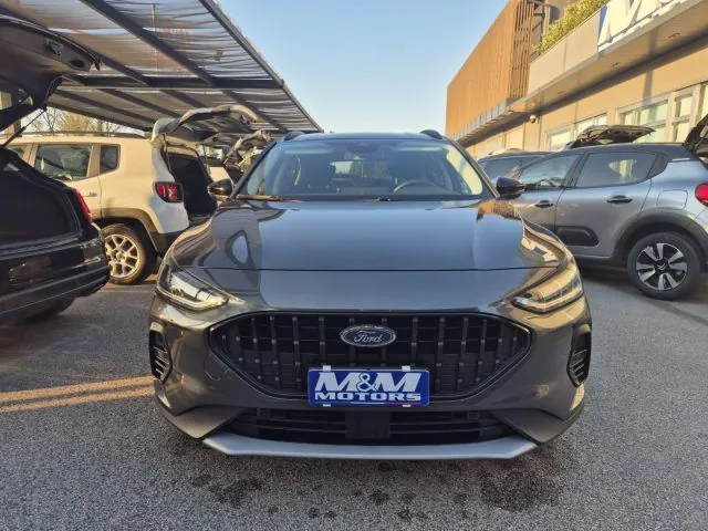 Ford Focus 2023 photo 2