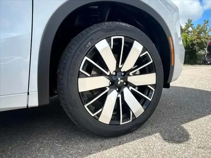 Mitsubishi Outlander 2026 photo 4