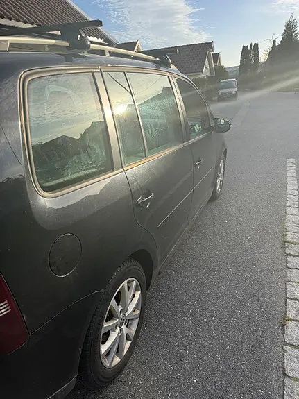 Volkswagen Touran 2010 photo 4