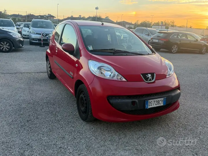 Peugeot 107 2008 photo 2