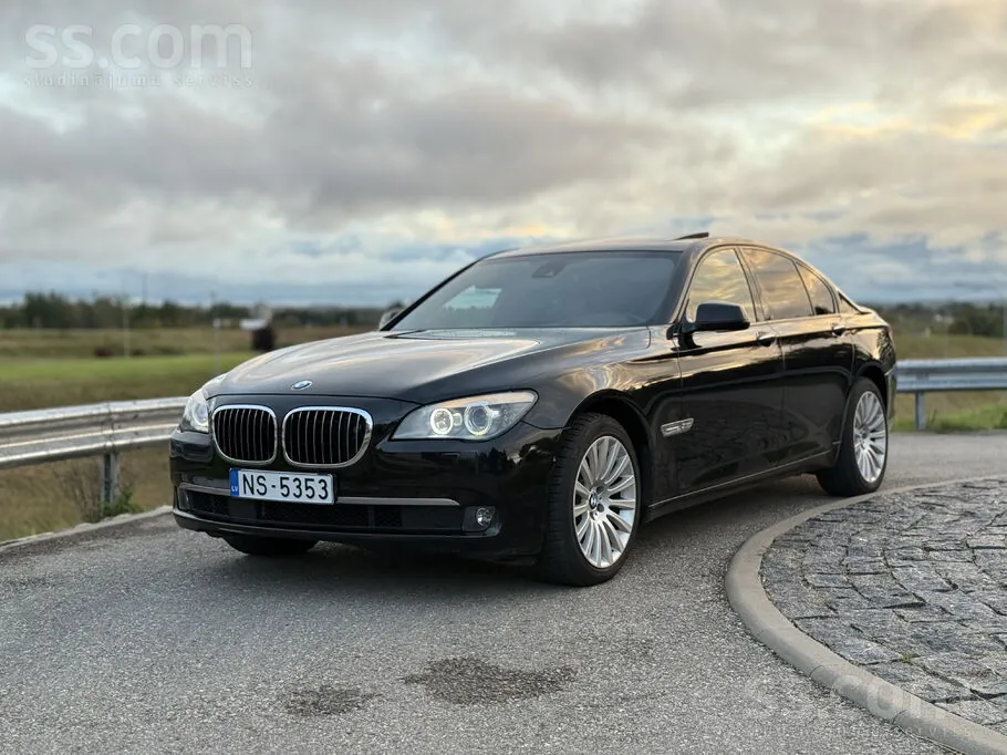 BMW 740D 2011 photo 3