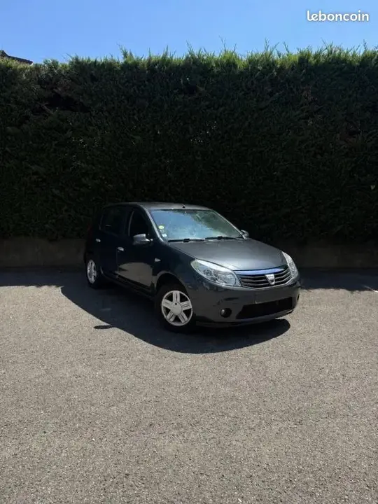 Dacia Sandero 2008 photo 3
