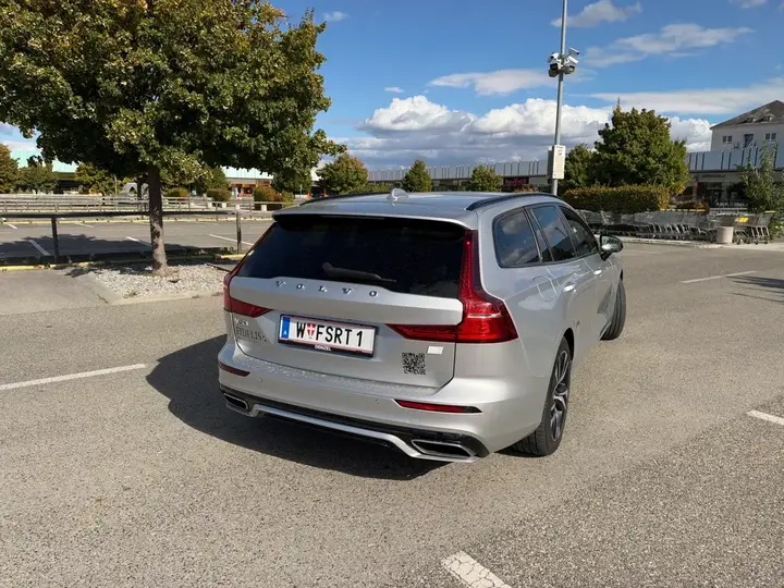 Volvo V60 2021 photo 3