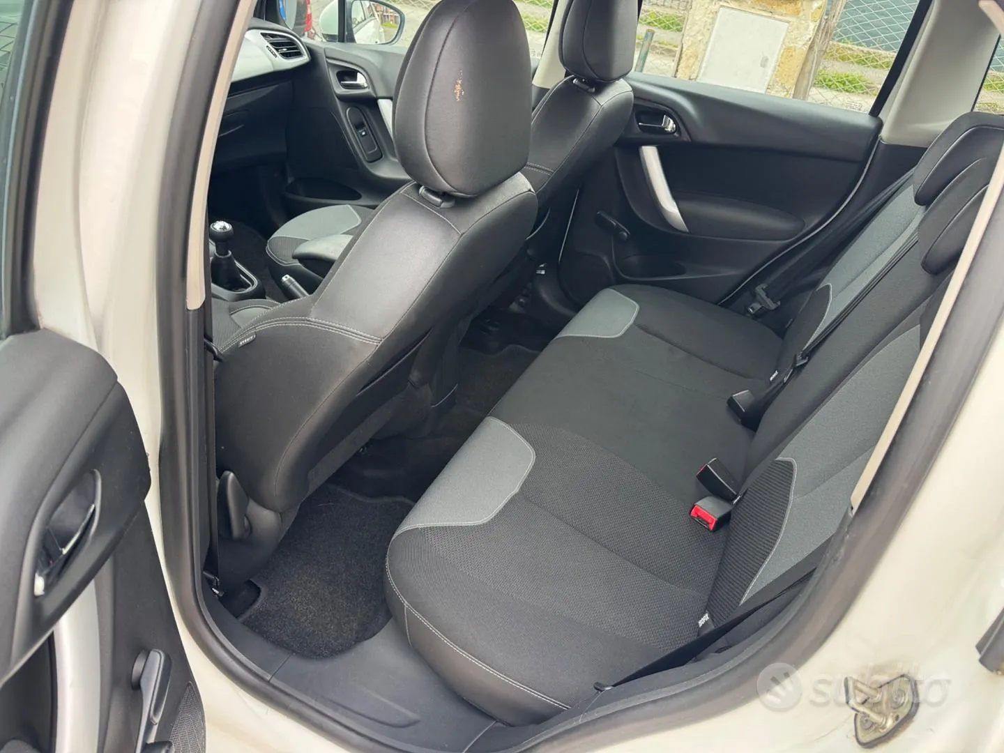 Citroen C3 2012 photo 3