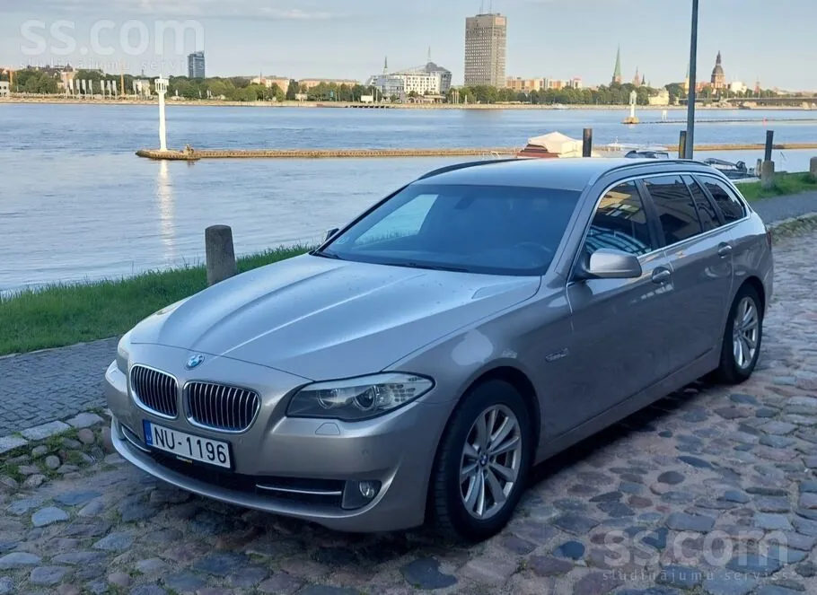 BMW 520 2011 photo 2