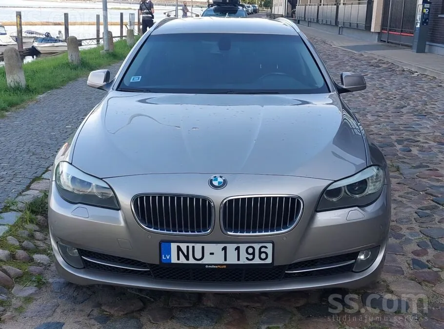 BMW 520 2011 photo 4