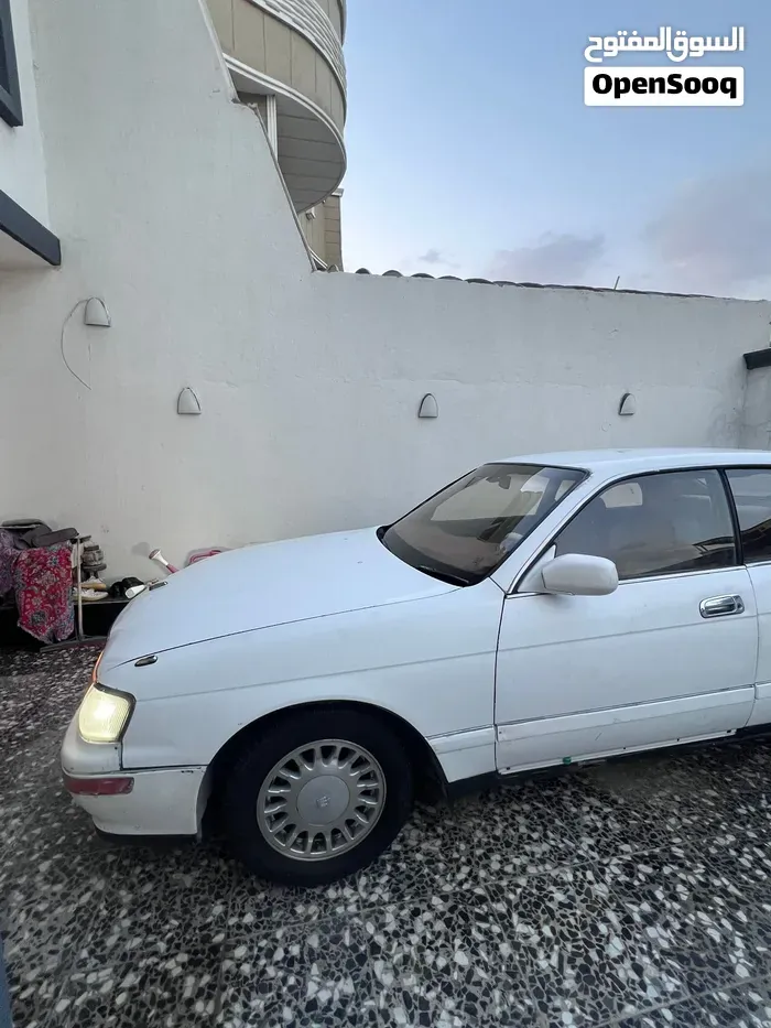 Toyota Crown 1993 photo 4
