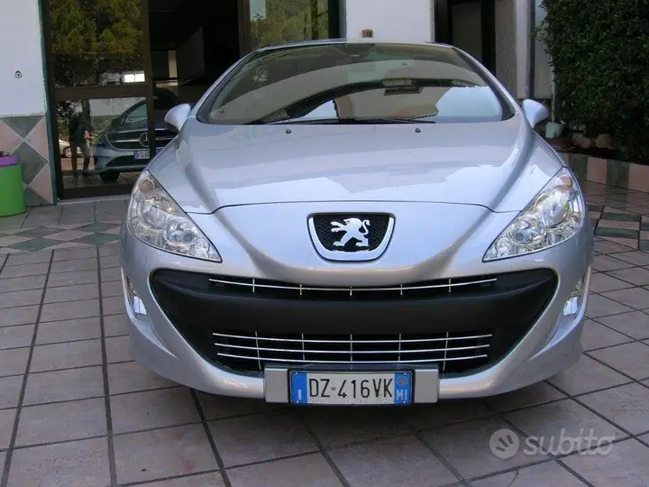 Peugeot 308 2010 photo 2