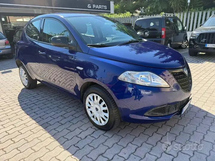 Lancia Ypsilon