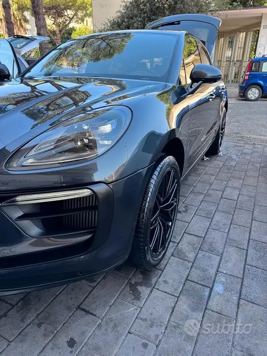 Porsche Macan 2023 photo 2