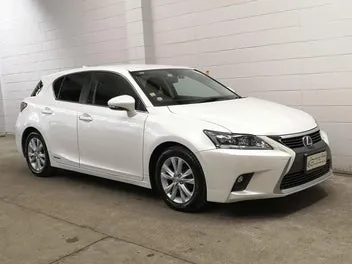 Lexus Ct 200H 2016 photo 2