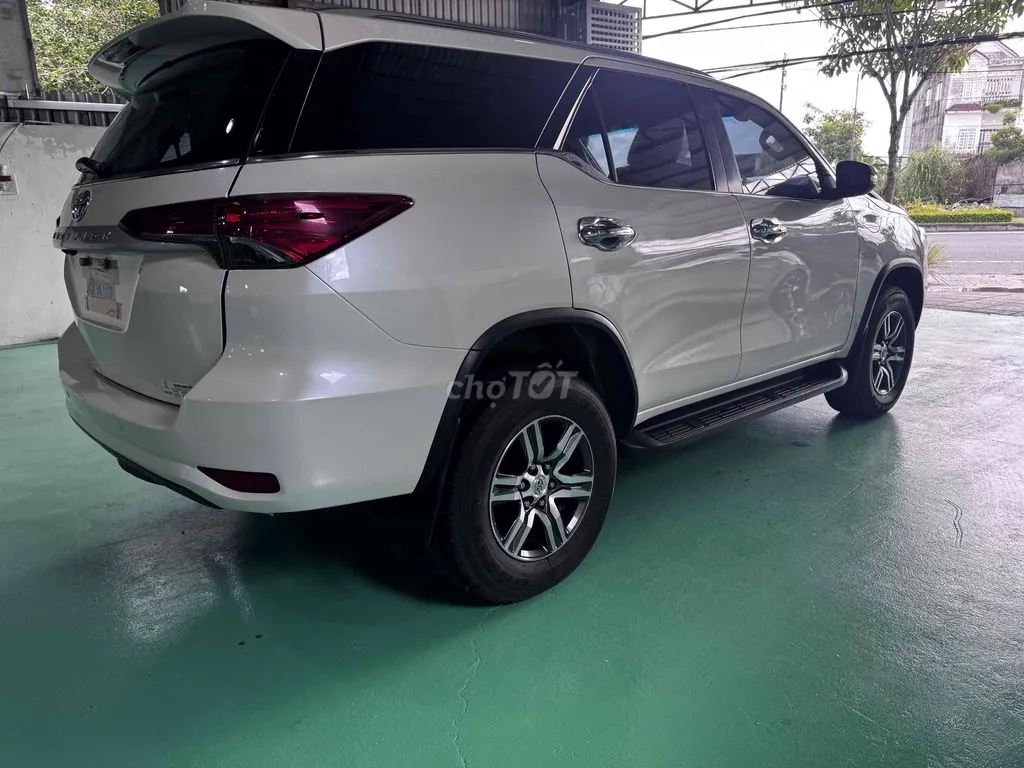 Toyota Fortuner 2017 photo 4