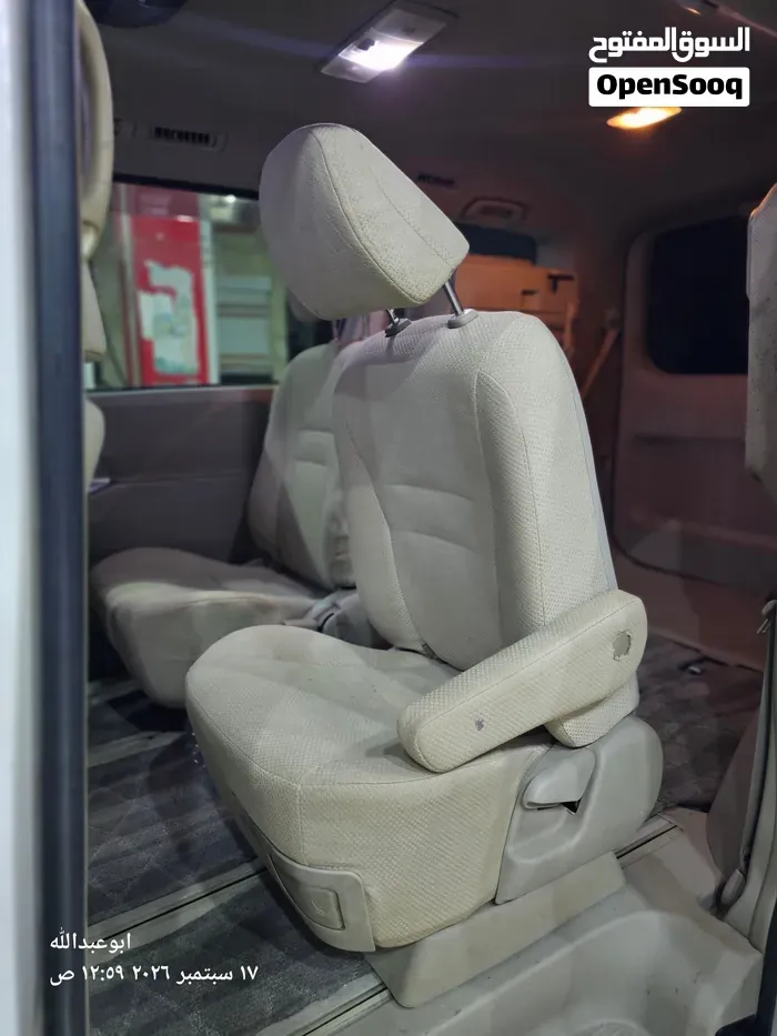 Toyota Voxy 2011 photo 4