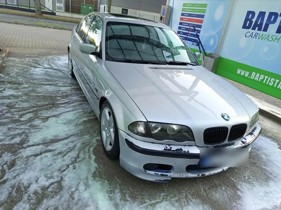BMW E46 323I