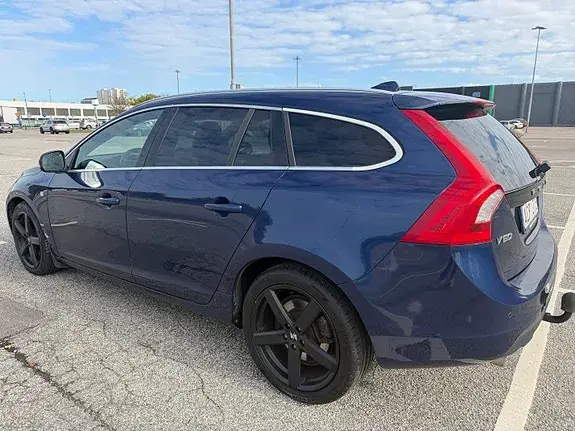 Volvo V60 2012 photo 2
