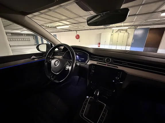 Volkswagen Passat 2019 photo 2