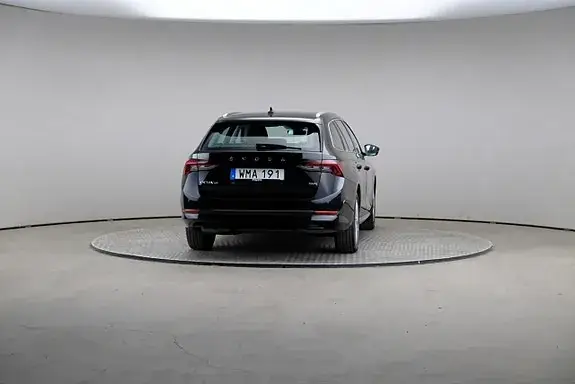 Skoda Octavia 2022 photo 2