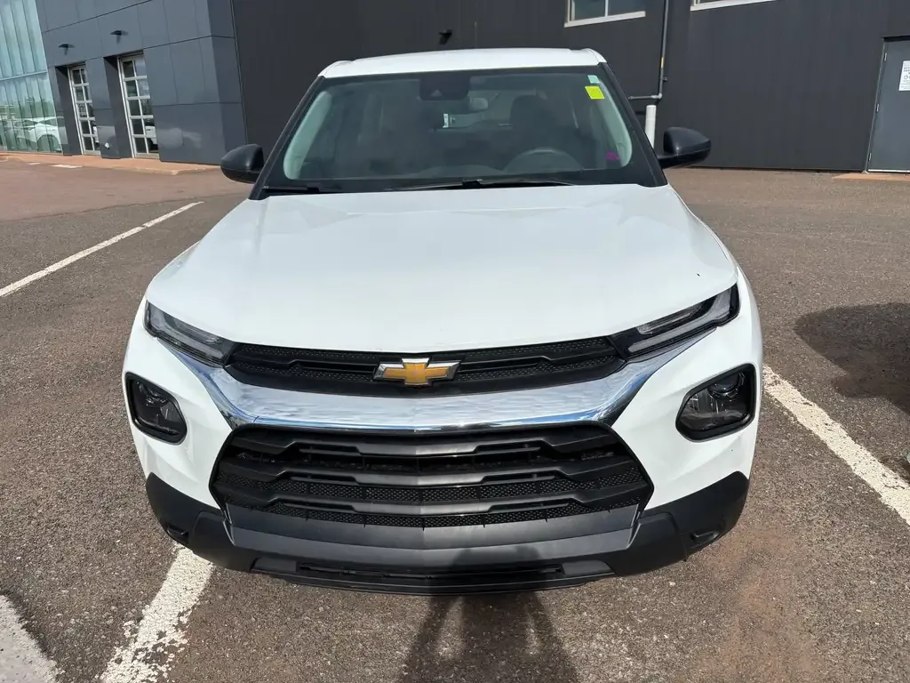 Chevrolet Trailblazer 2023 photo 2