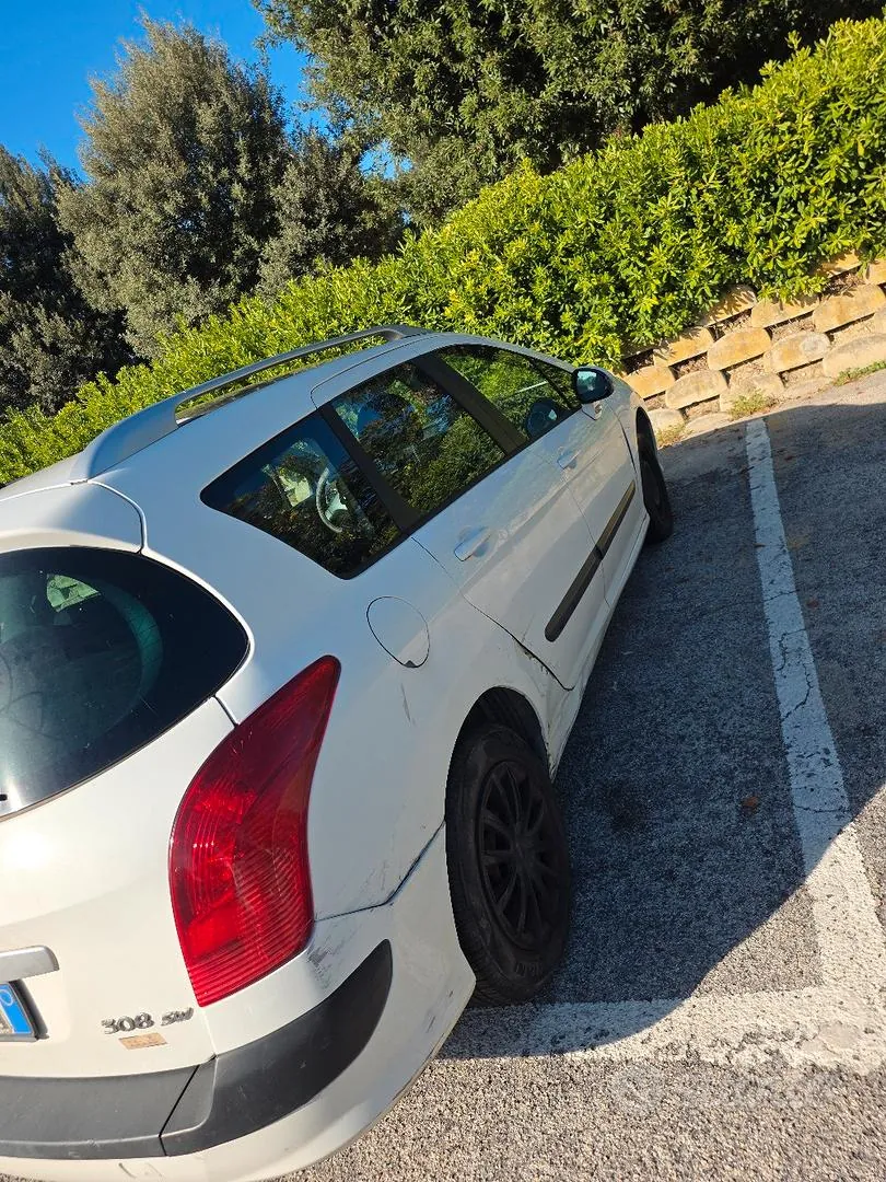 Peugeot 308 2011 photo 4