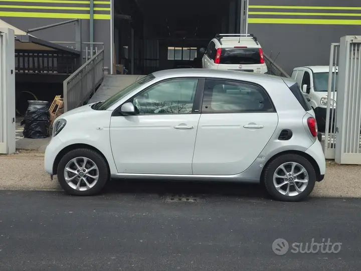 Smart Forfour 2015 photo 2