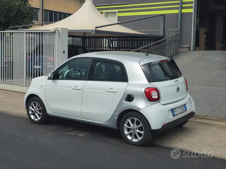 Smart Forfour 2015 photo 3