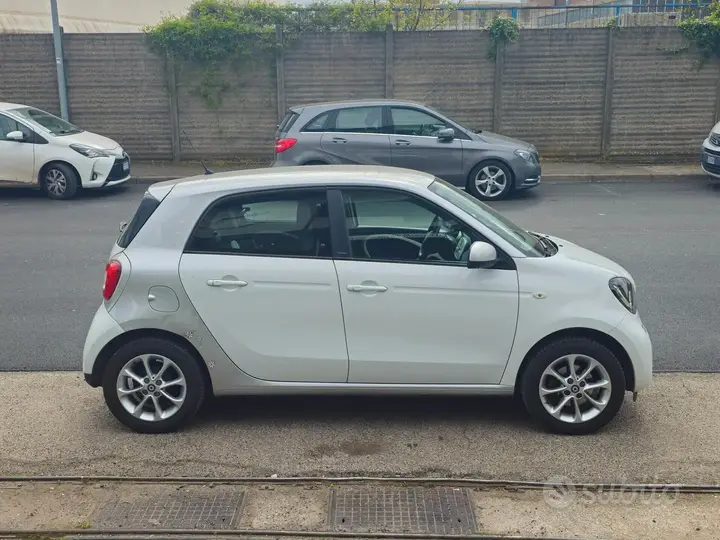 Smart Forfour 2015 photo 5