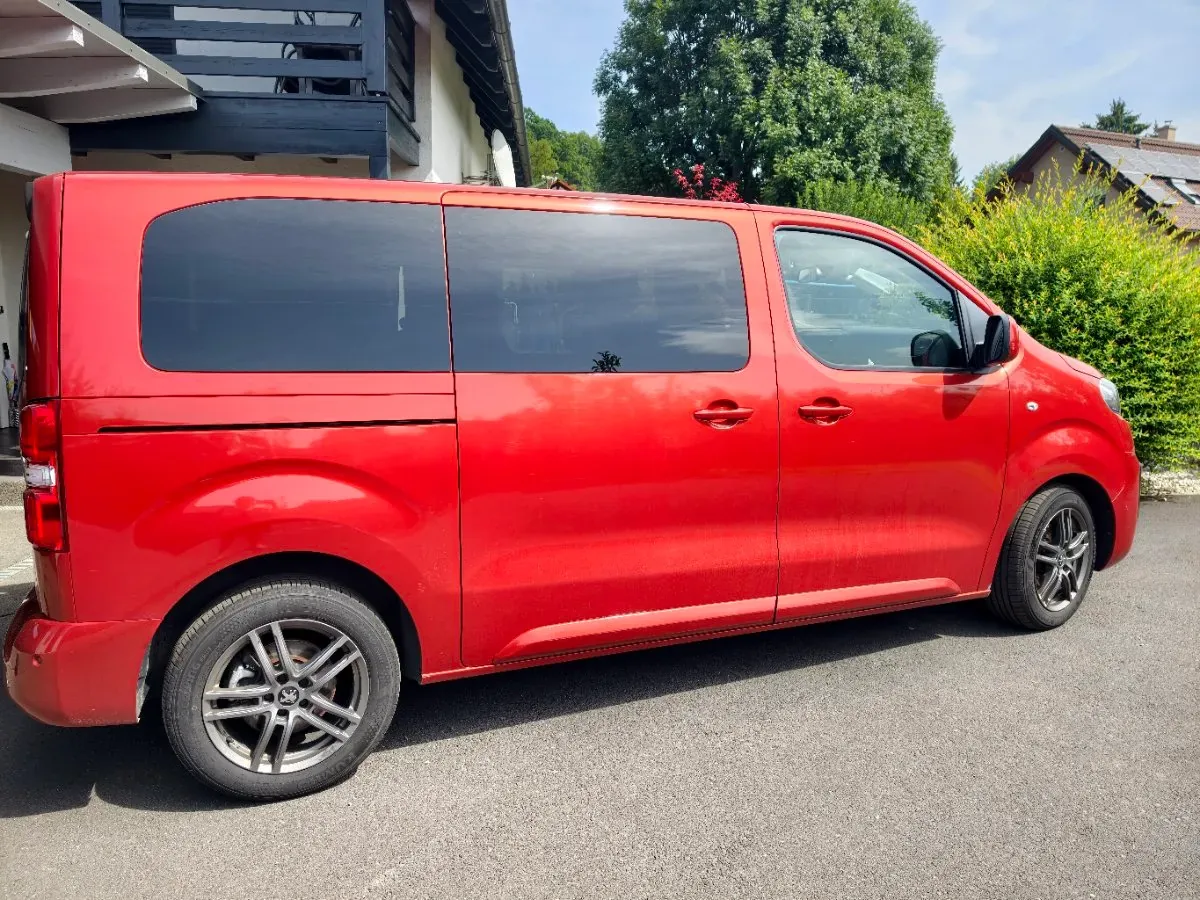 Peugeot Traveller 2019 photo 3
