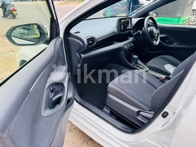 Toyota Yaris 2024 photo 2