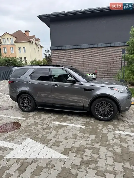 Land Rover Discovery 2019 photo 4