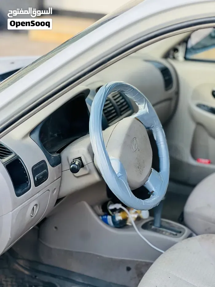 Hyundai Verna 2010 photo 2