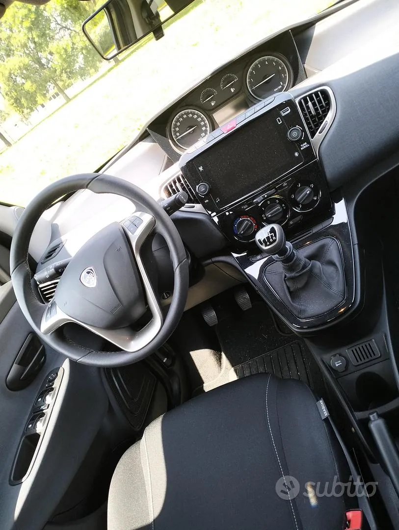 Lancia Ypsilon 2023 photo 5