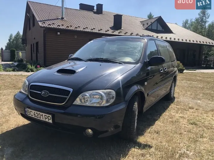 Kia Carnival 2003 photo 2