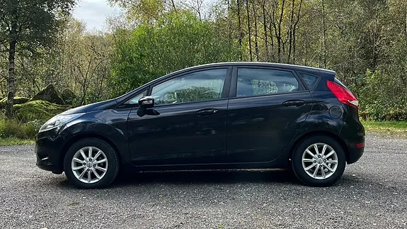 Ford Fiesta 2010 photo 4